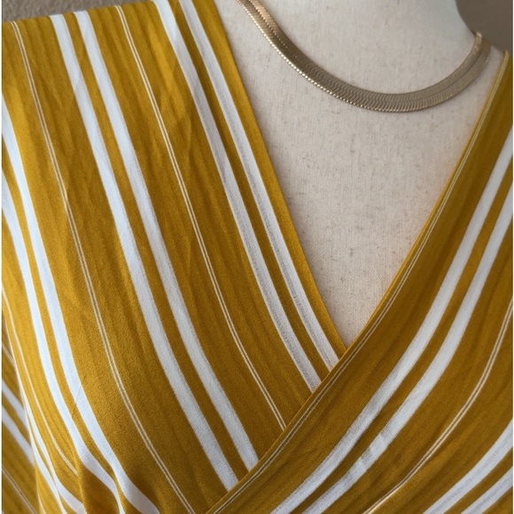 Striped wrap top with long sleeves - Picture 6 of 6